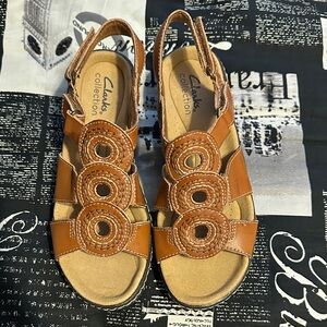 Clarks Women's Tan Leather Slingback Sandals with Circular Stitch Detail